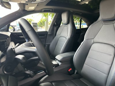 2026 Porsche Macan Macan Electric
