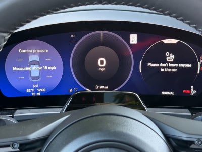 2026 Porsche Macan Macan Electric