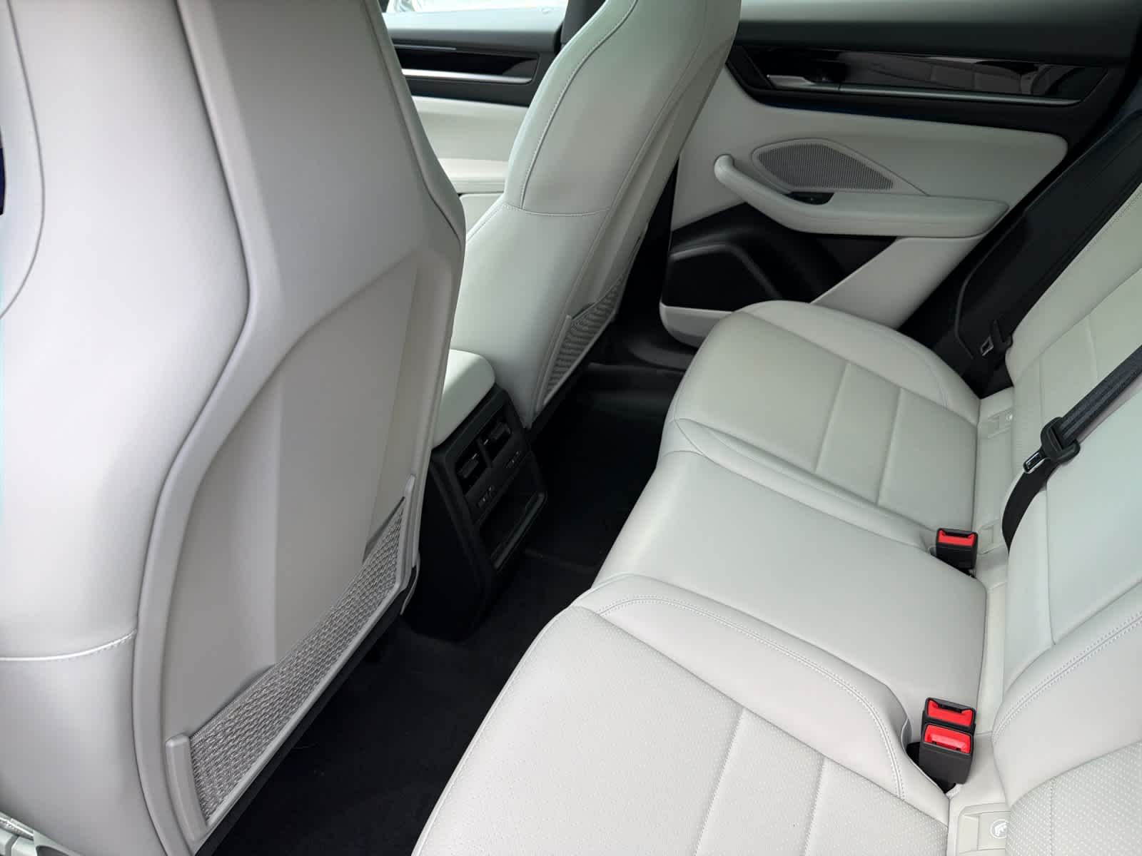 2026 Porsche Macan Macan Electric