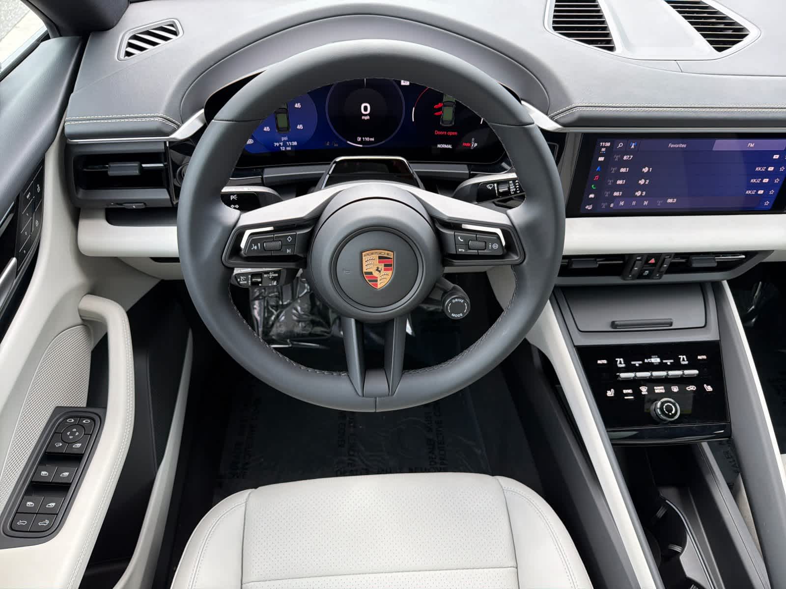 2026 Porsche Macan Macan Electric