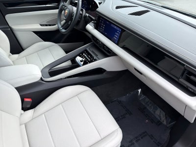 2026 Porsche Macan Macan Electric