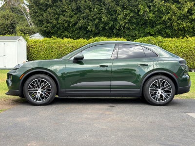 2026 Porsche Macan Macan Electric