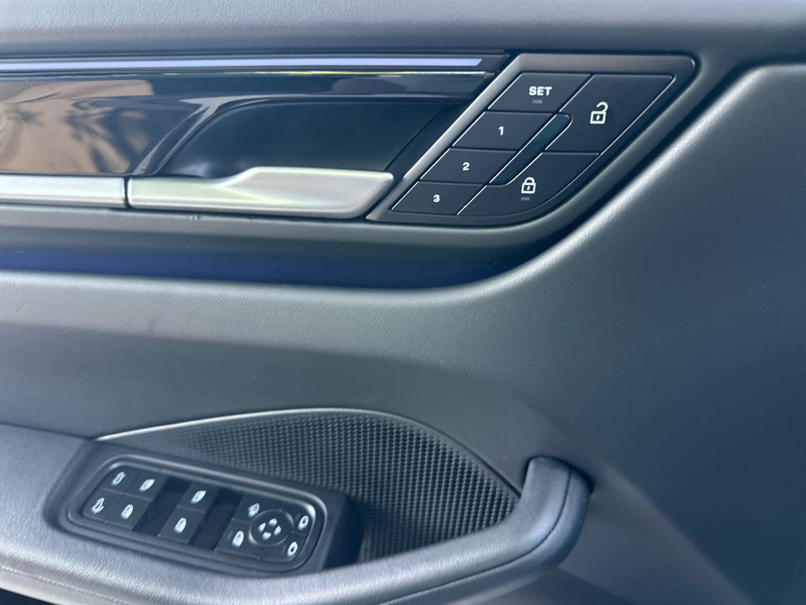 2025 Porsche Macan Macan Electric