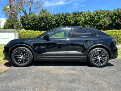 2025 Porsche Macan Macan Electric