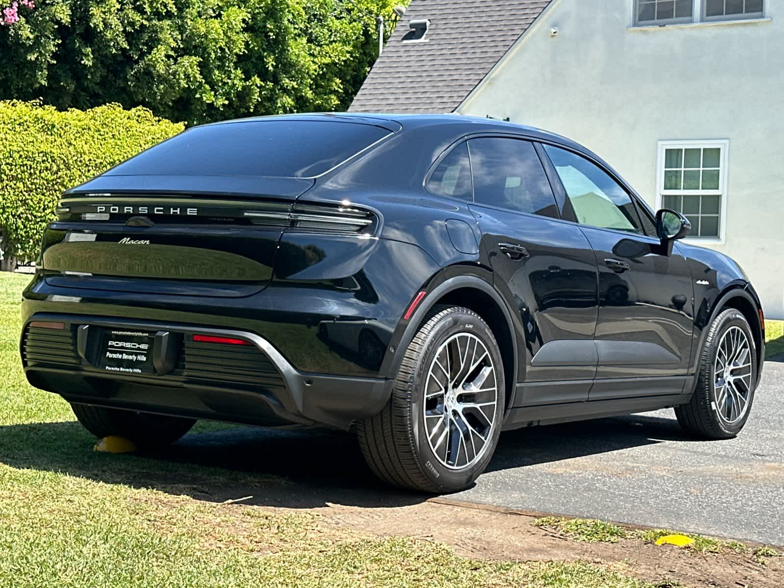 2025 Porsche Macan Macan Electric
