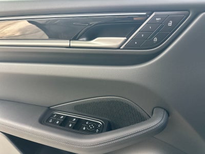 2026 Porsche Macan Macan Electric