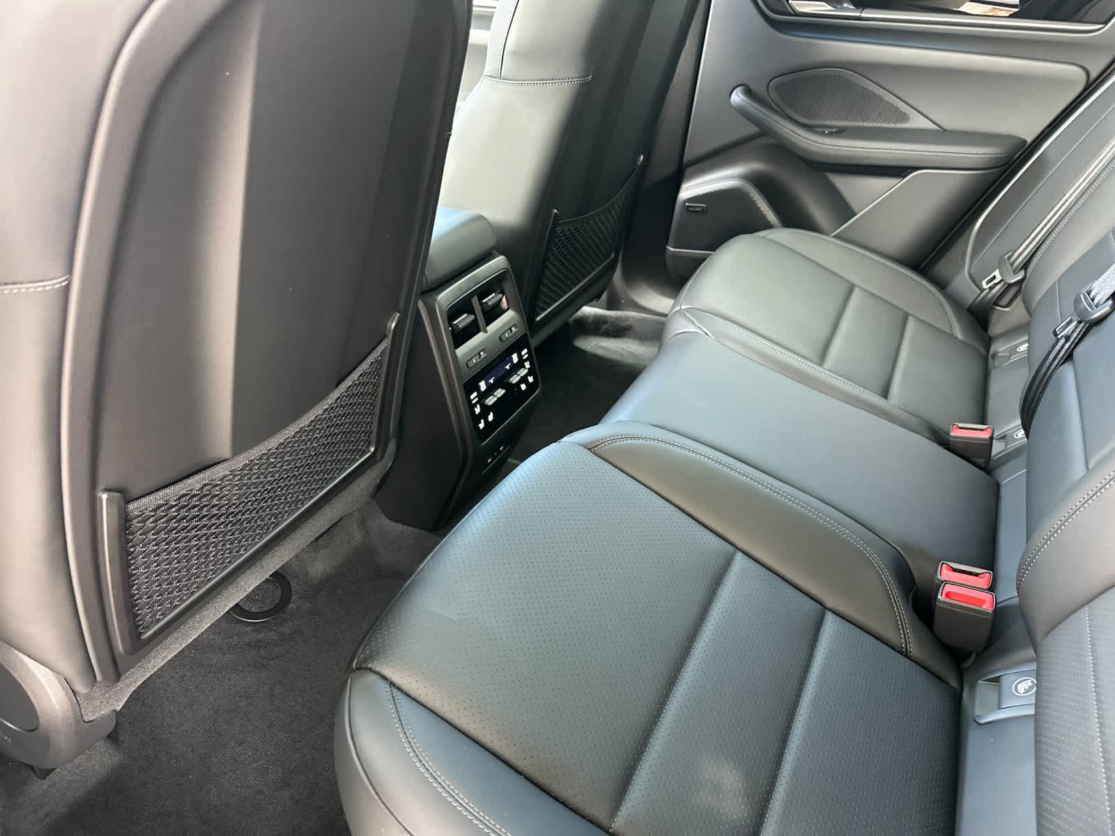 2026 Porsche Macan Macan Electric