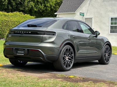 2026 Porsche Macan Macan Electric