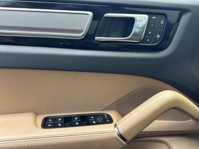 2023 Porsche Cayenne E-Hybrid Platinum Edition