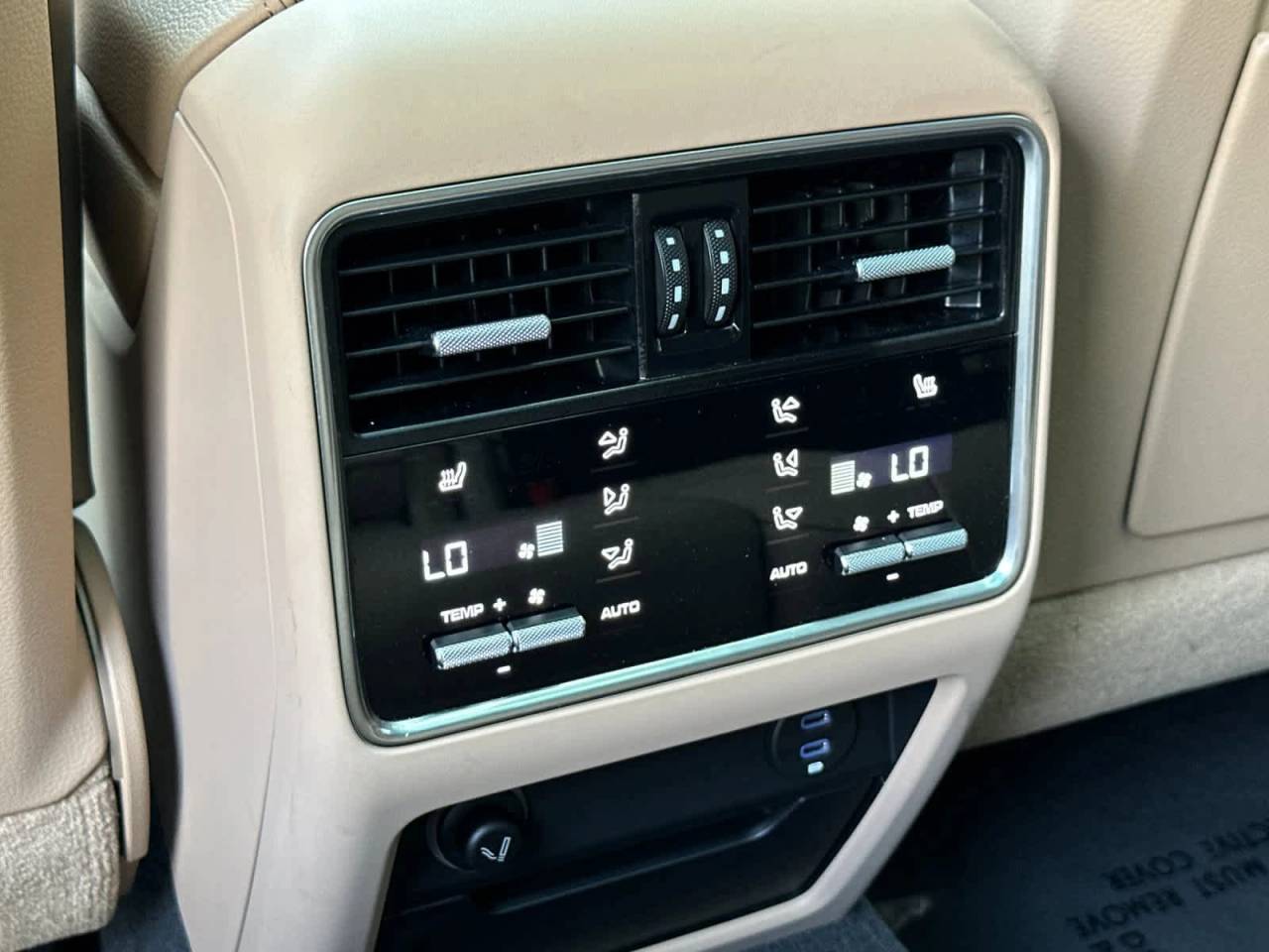 2023 Porsche Cayenne E-Hybrid Platinum Edition