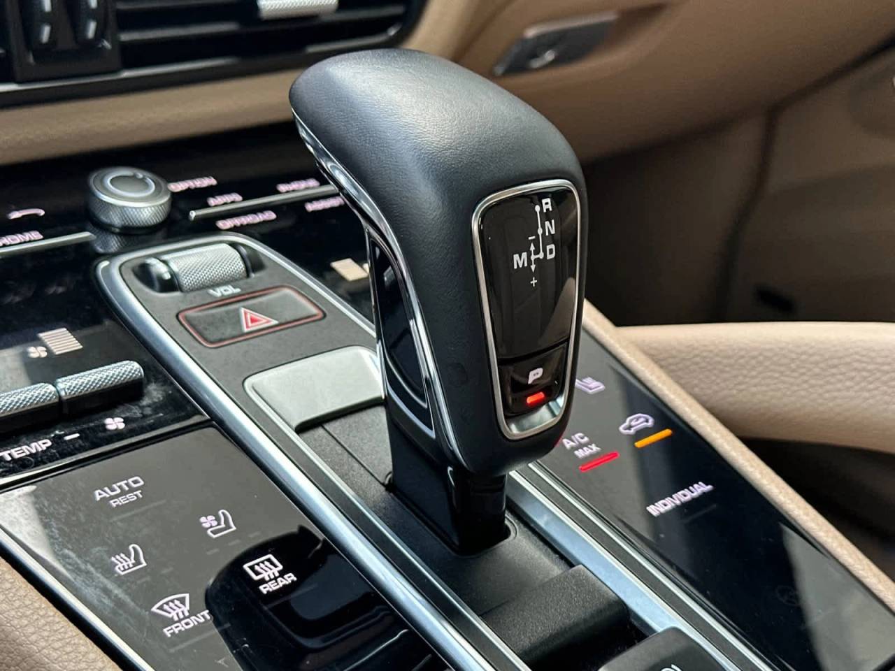 2023 Porsche Cayenne E-Hybrid Platinum Edition