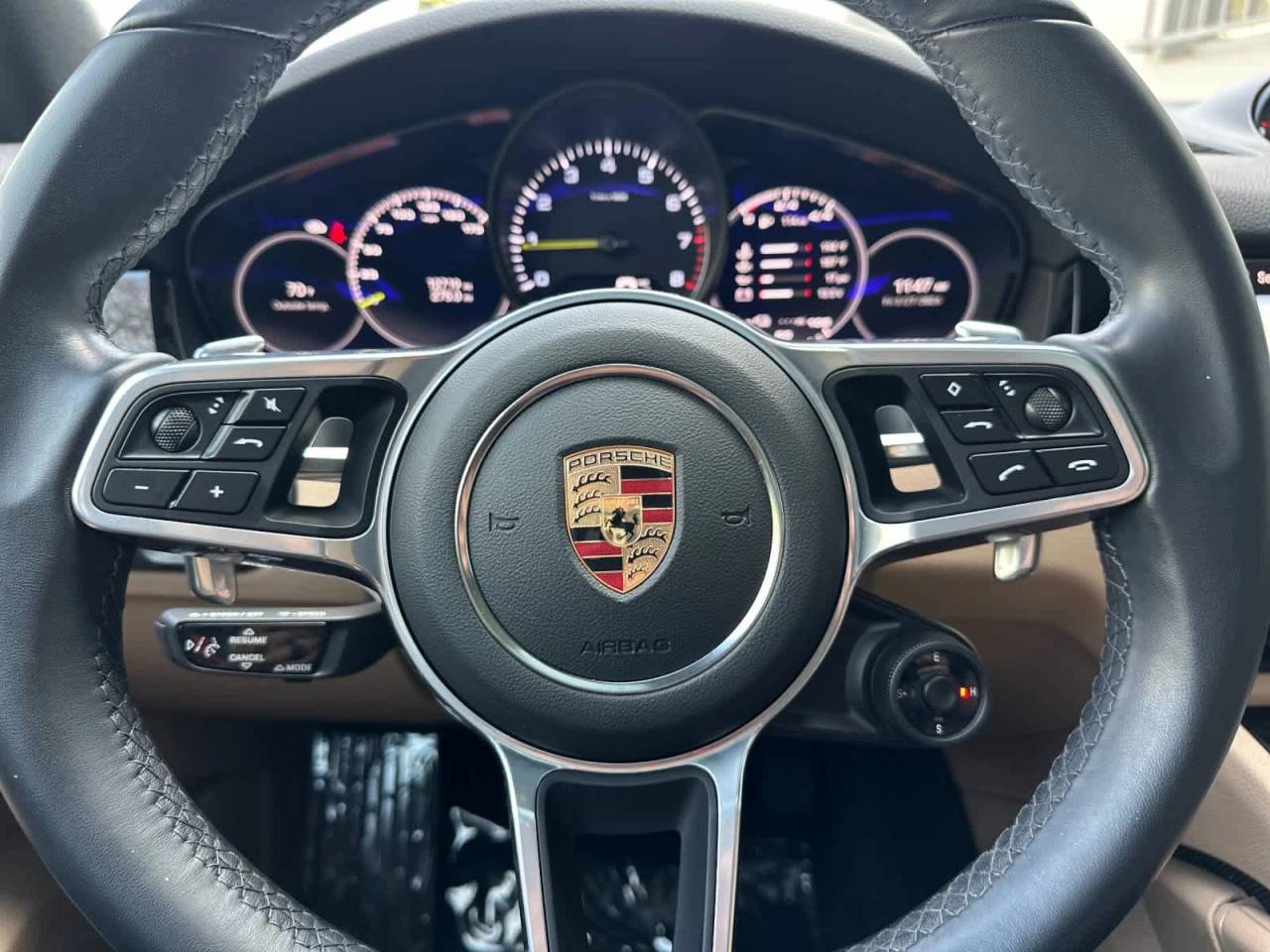 2023 Porsche Cayenne E-Hybrid Platinum Edition