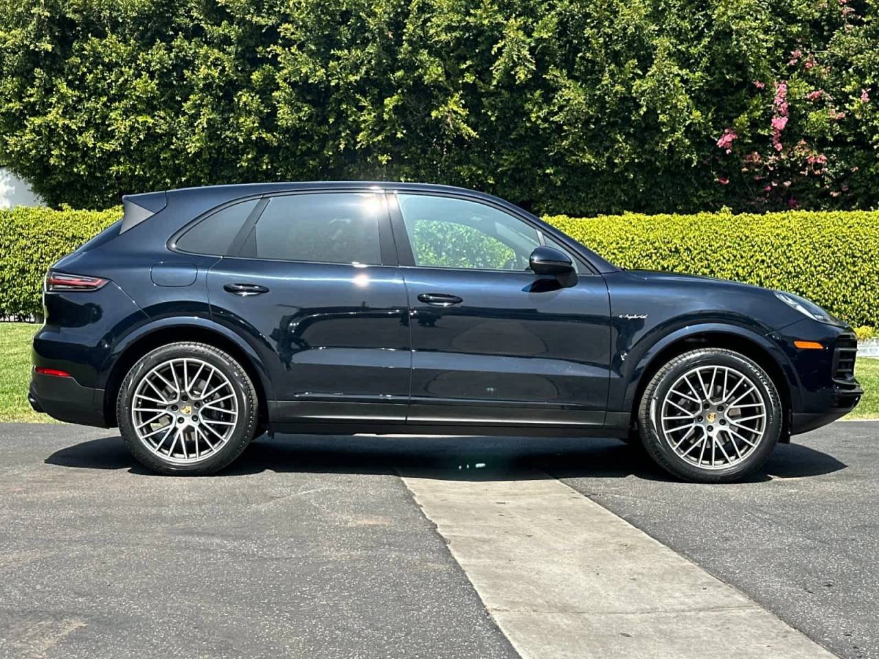 2023 Porsche Cayenne E-Hybrid Platinum Edition