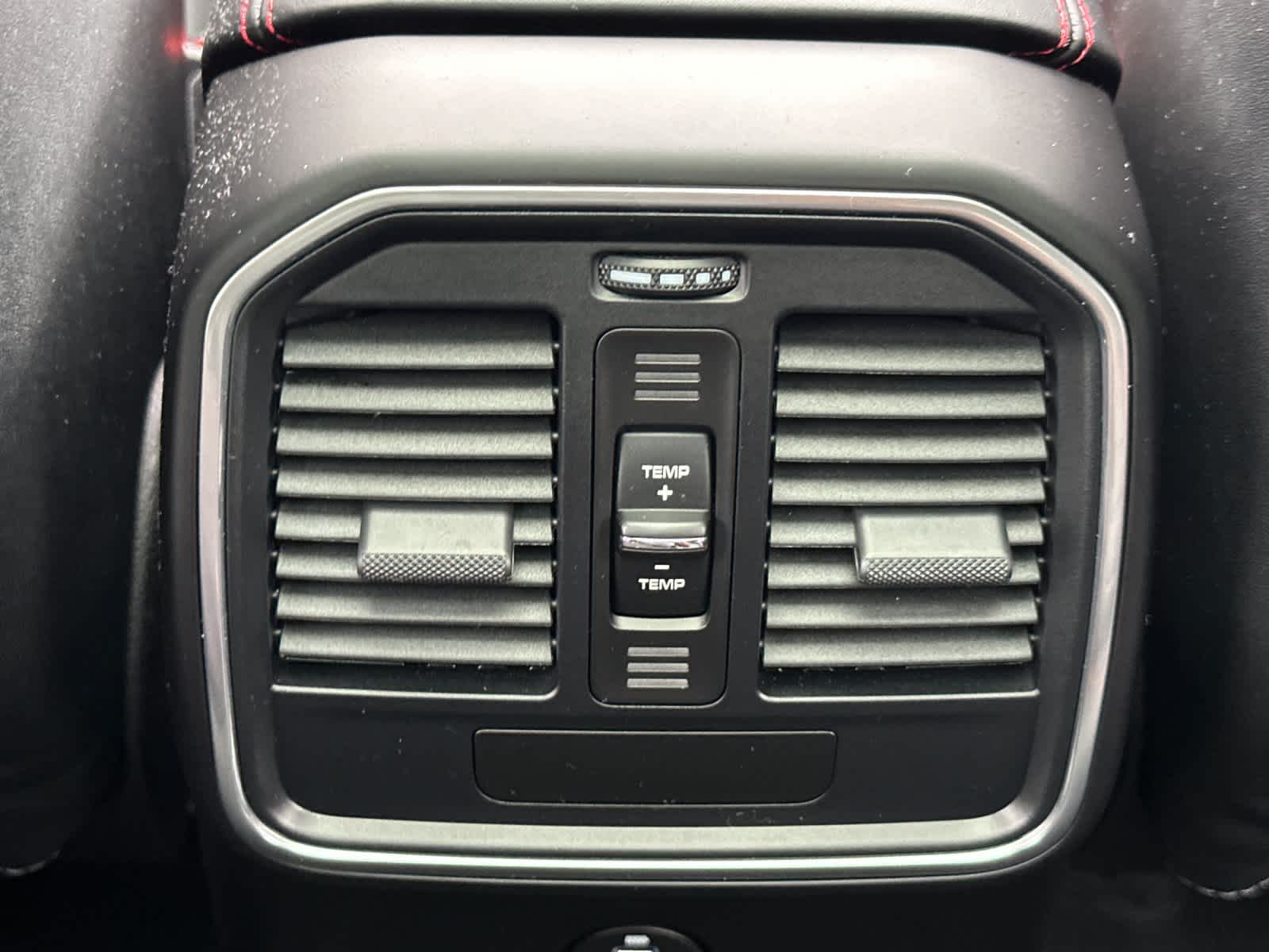 2025 Porsche Macan Macan GTS