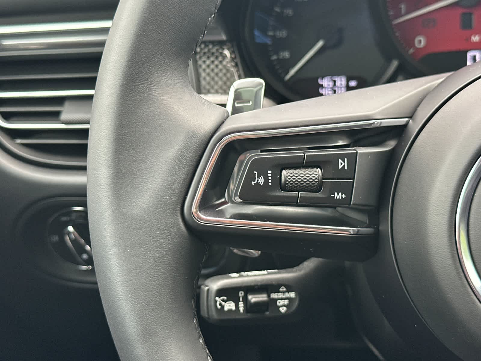 2025 Porsche Macan Macan GTS