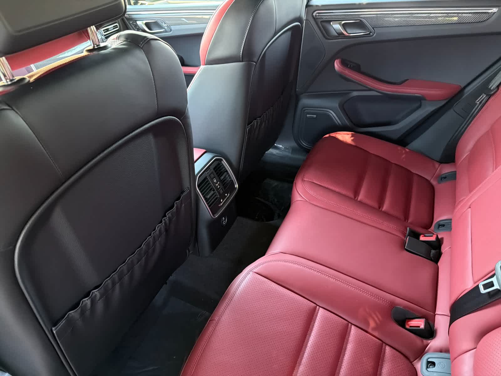 2026 Porsche Macan Macan GTS