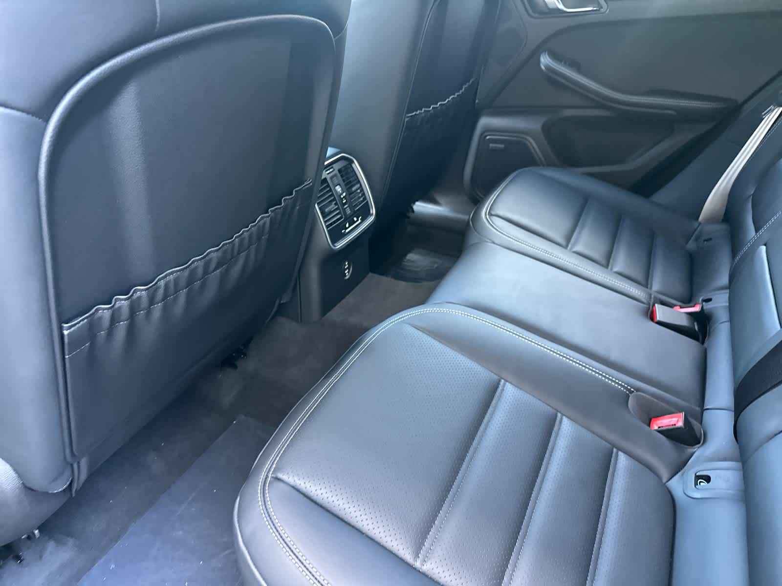 2026 Porsche Macan Macan GTS
