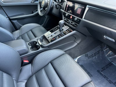 2026 Porsche Macan Macan GTS