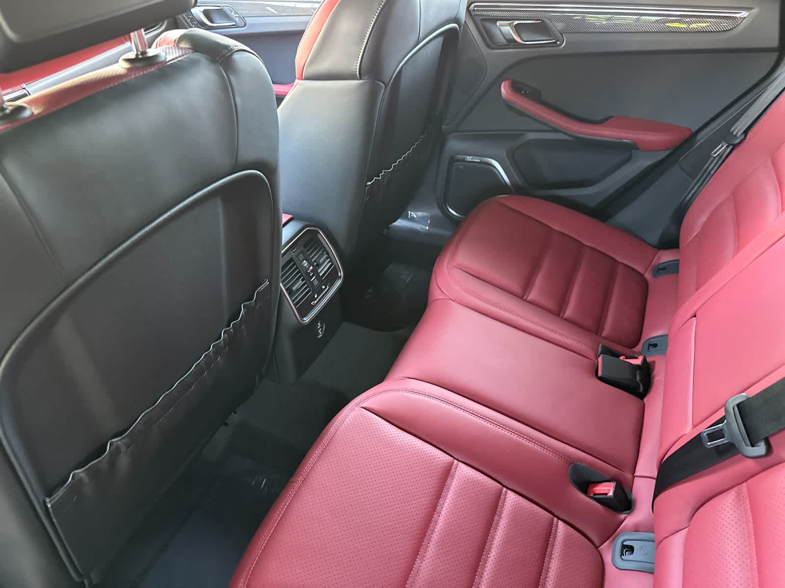2026 Porsche Macan Macan GTS