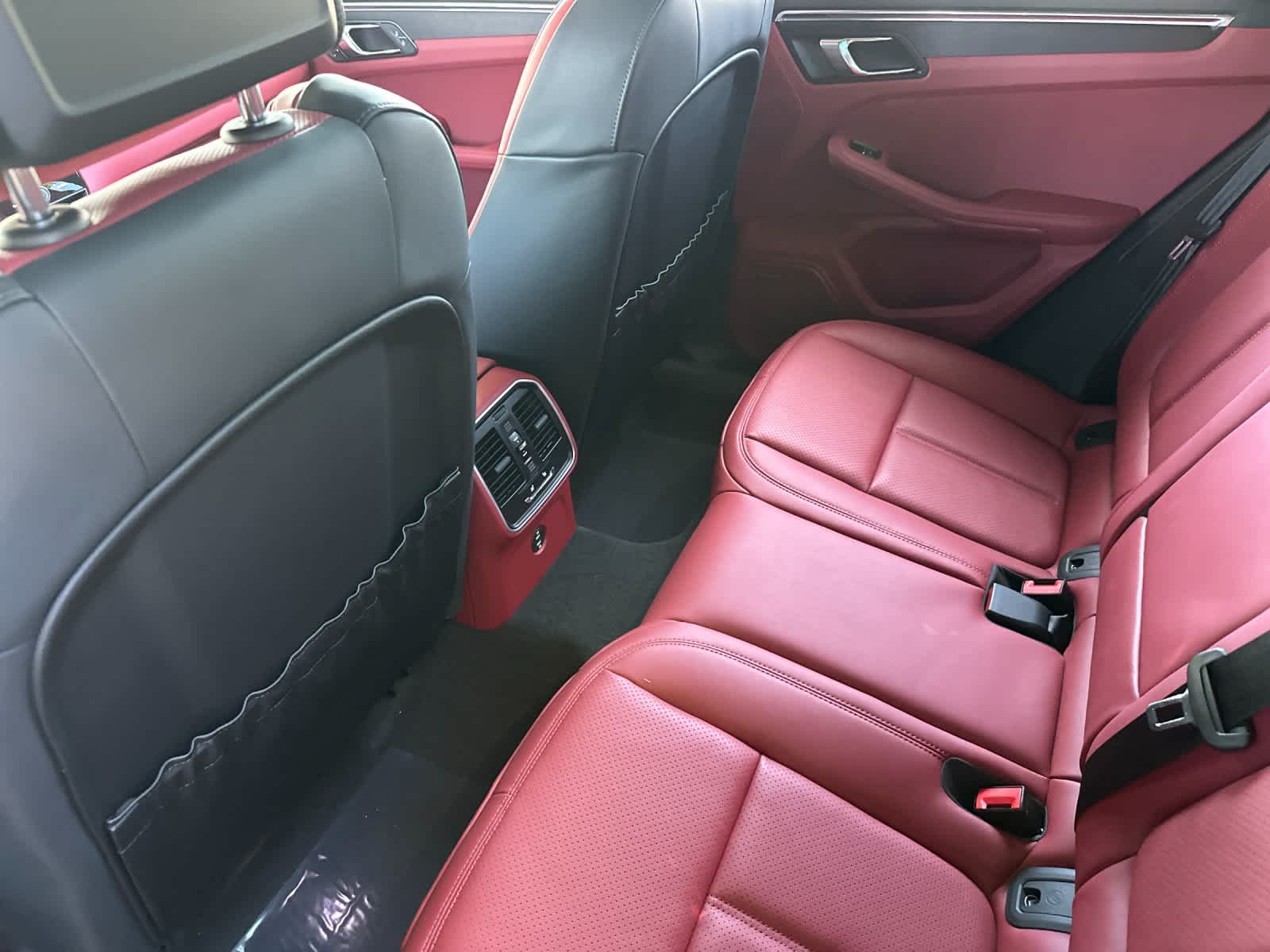 2026 Porsche Macan Macan GTS