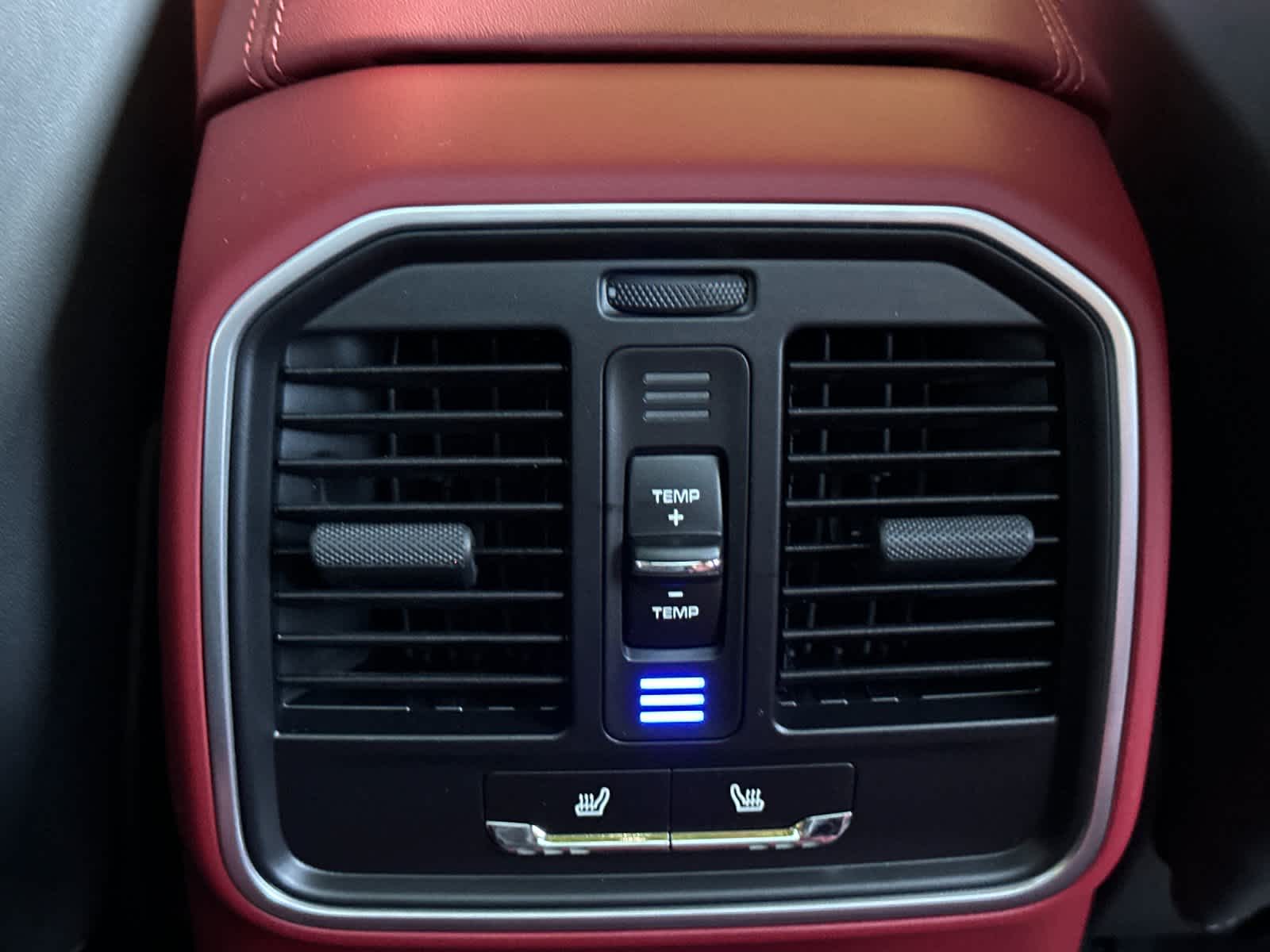 2026 Porsche Macan Macan GTS