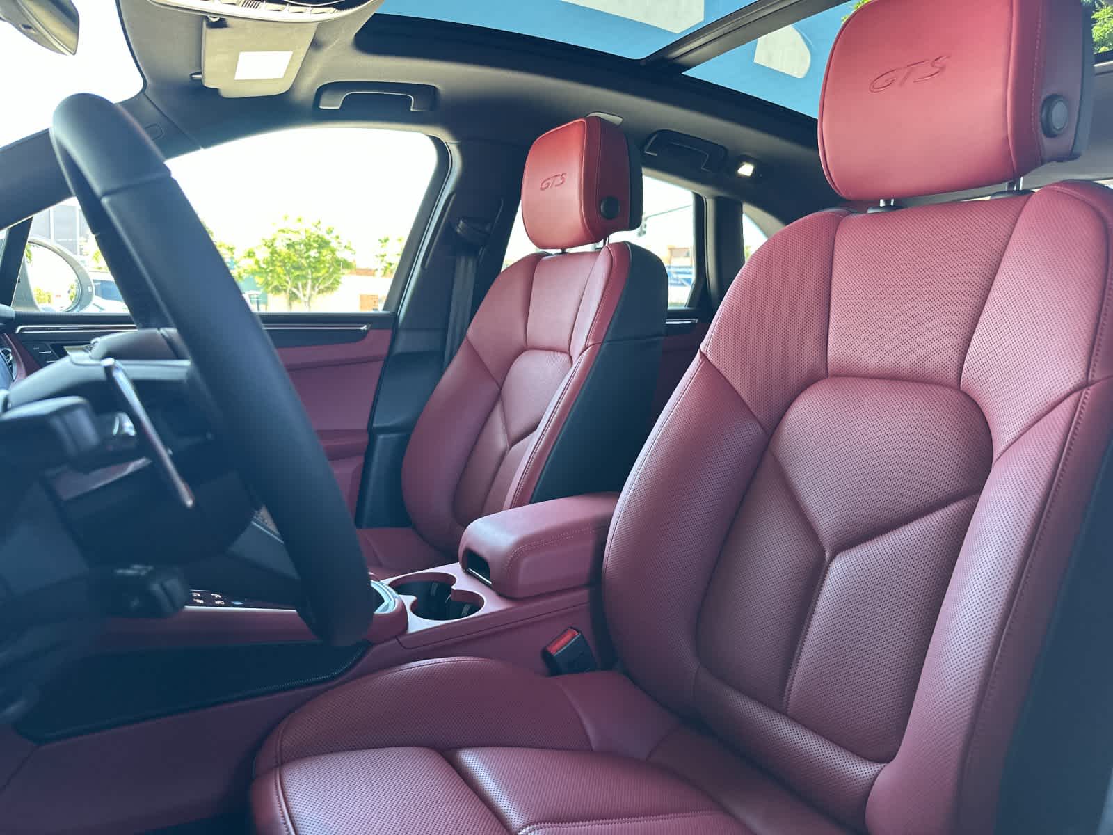 2026 Porsche Macan Macan GTS