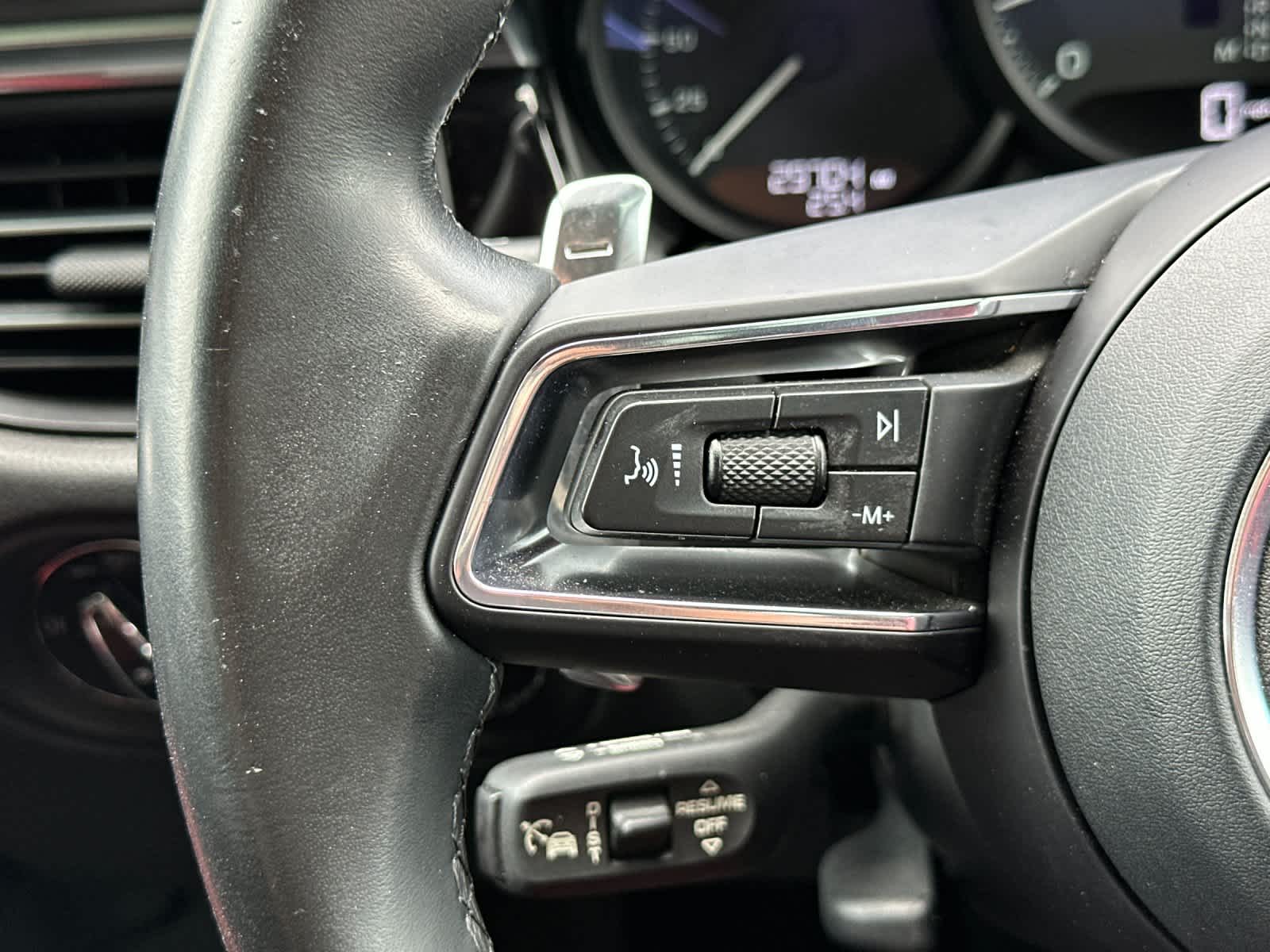 2022 Porsche Macan Macan GTS