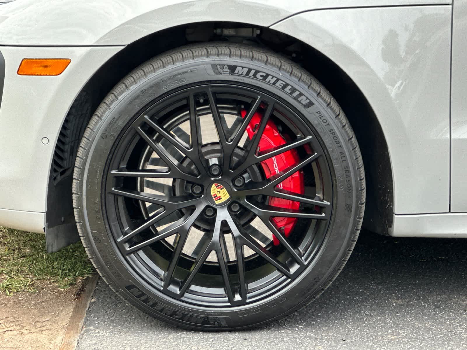 2022 Porsche Macan Macan GTS