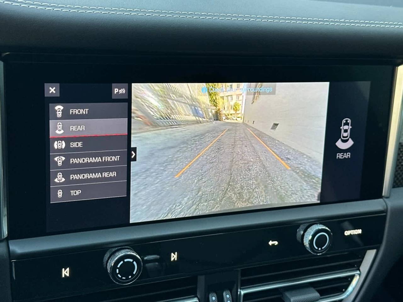 2025 Porsche Macan GTS