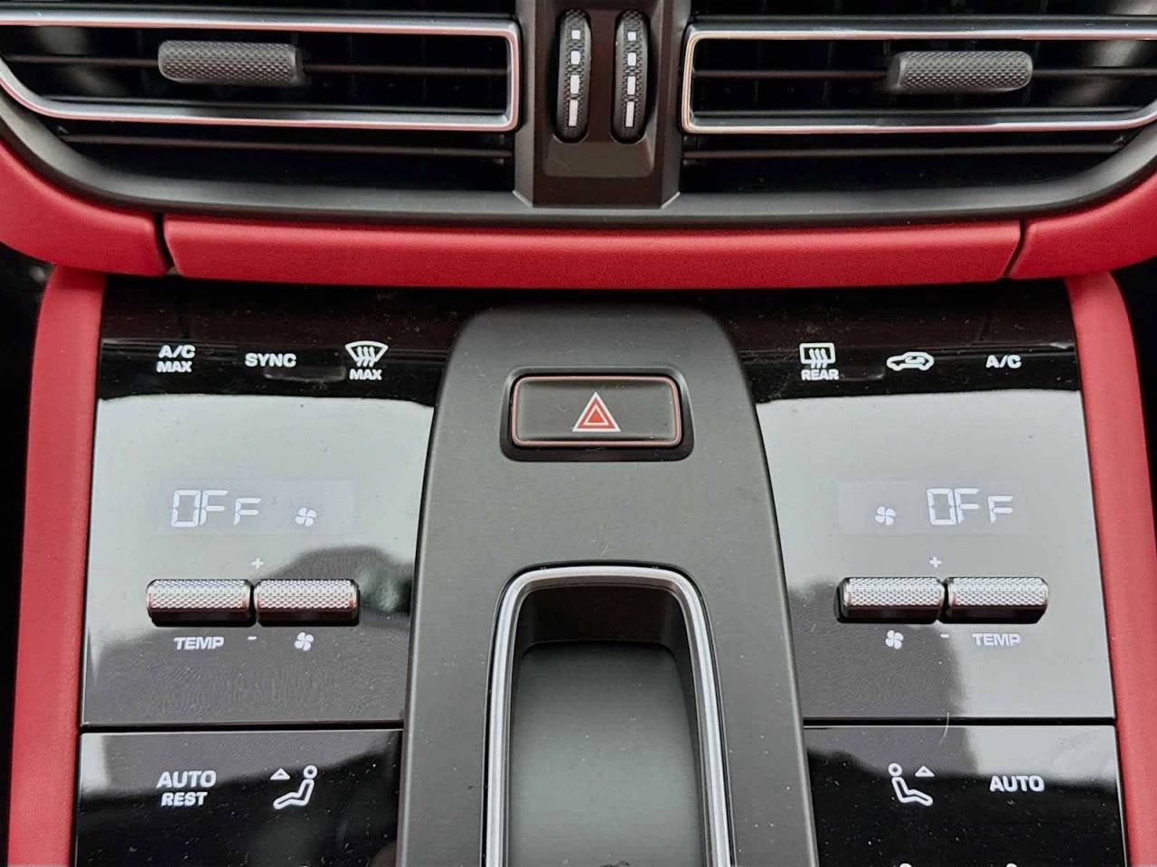 2025 Porsche Macan GTS