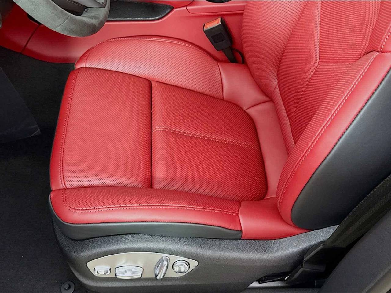 2025 Porsche Macan GTS