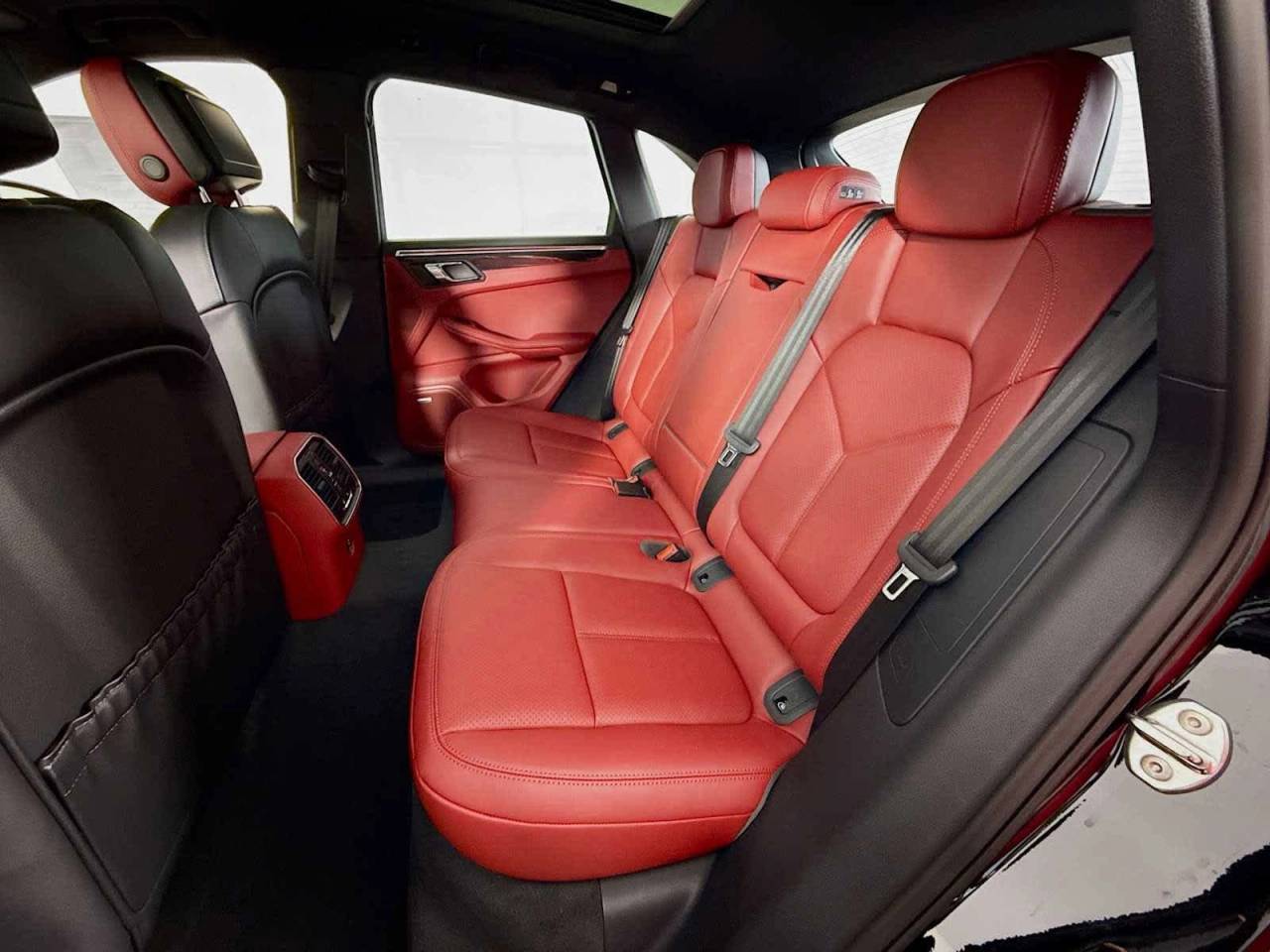 2025 Porsche Macan GTS