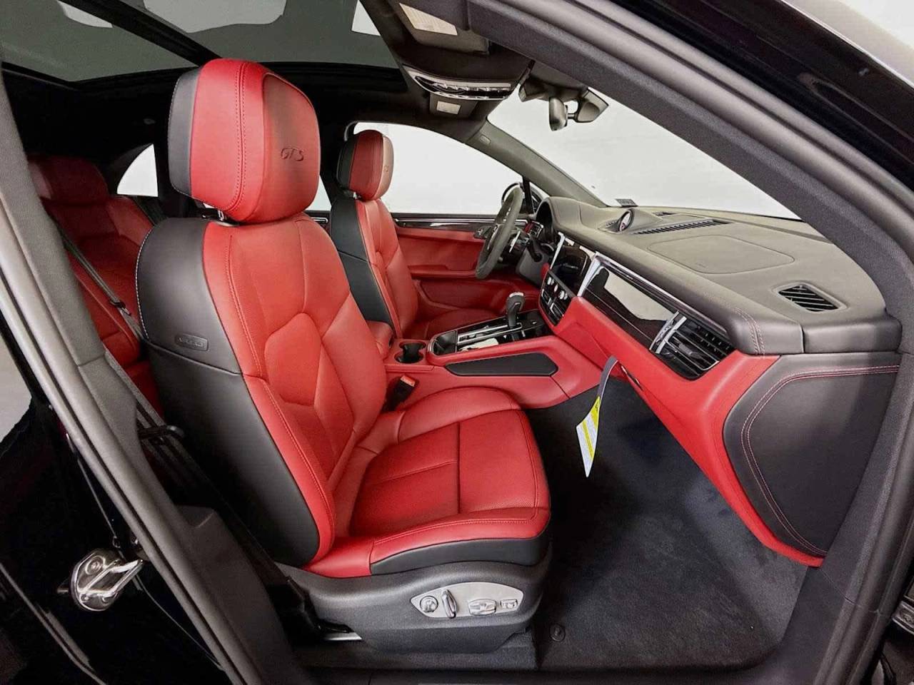 2025 Porsche Macan GTS