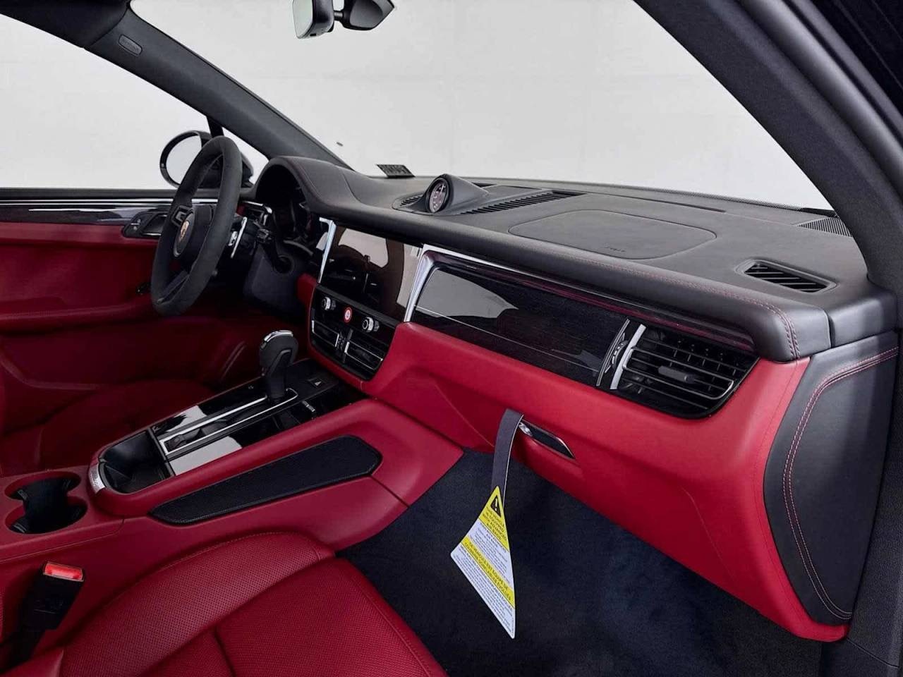 2025 Porsche Macan GTS