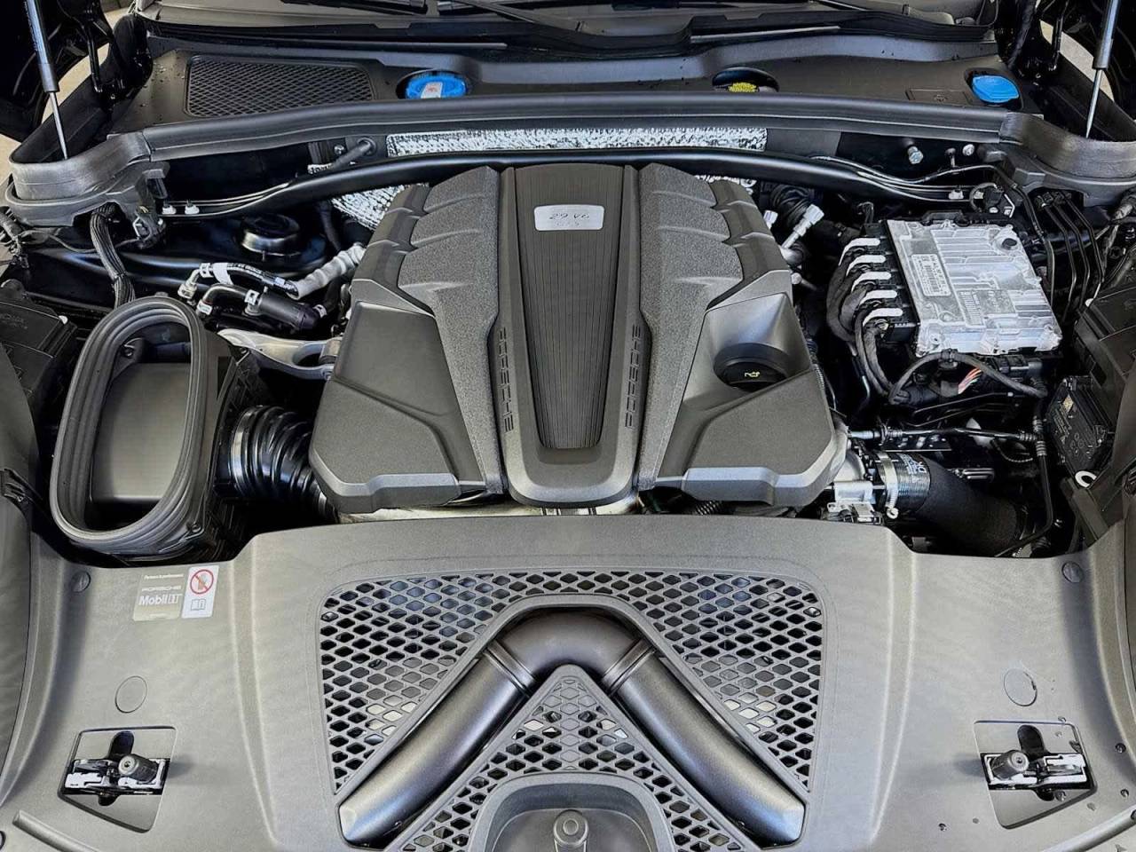 2025 Porsche Macan GTS