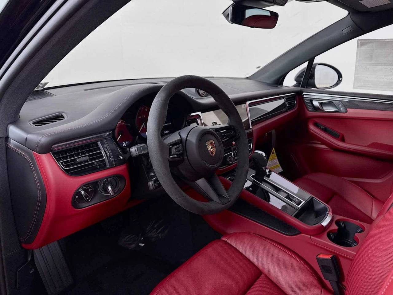 2025 Porsche Macan GTS