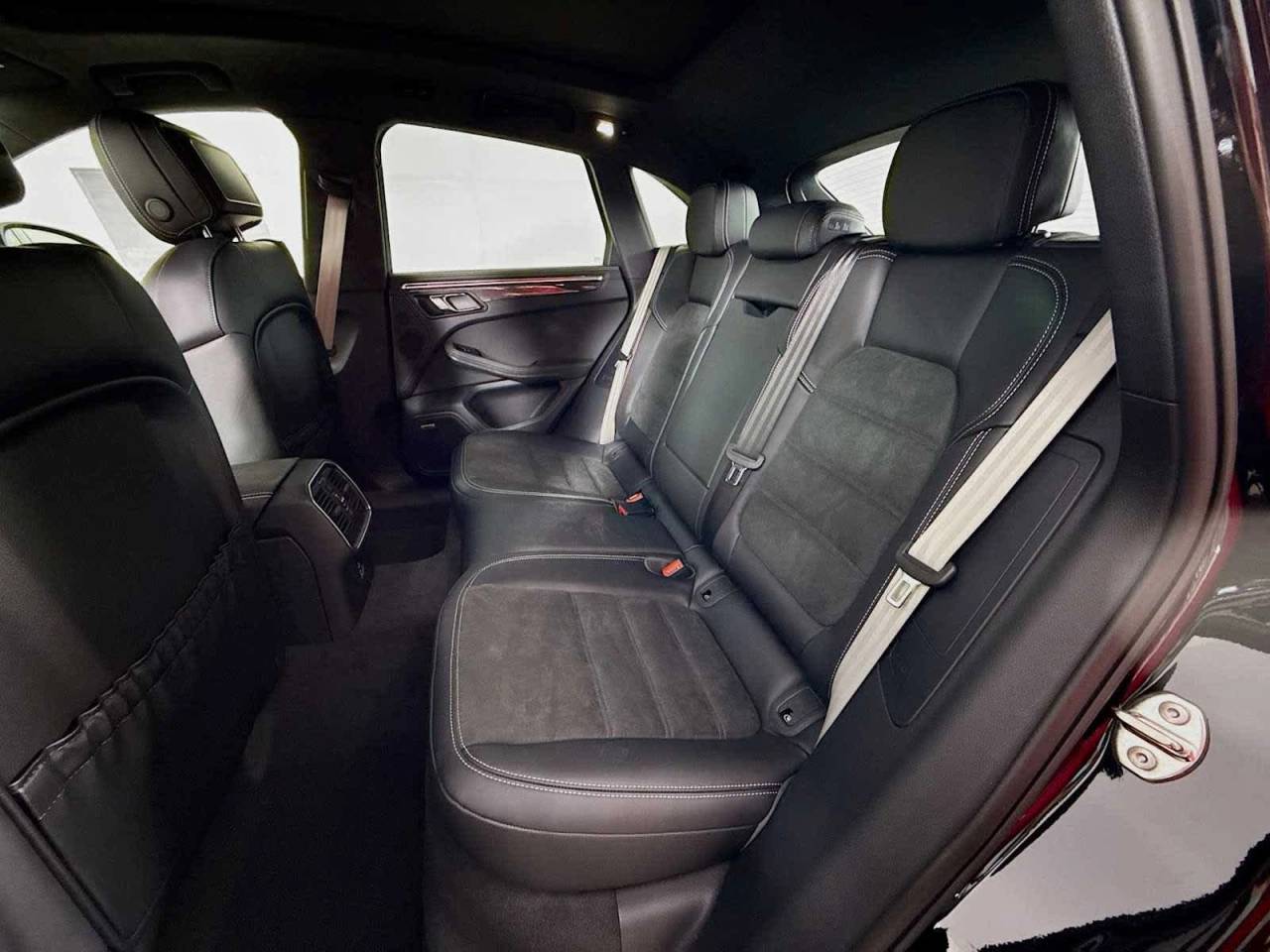 2025 Porsche Macan GTS