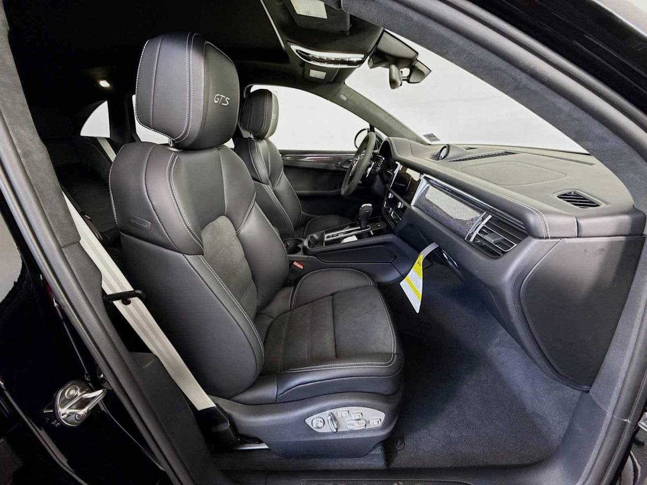 2025 Porsche Macan GTS