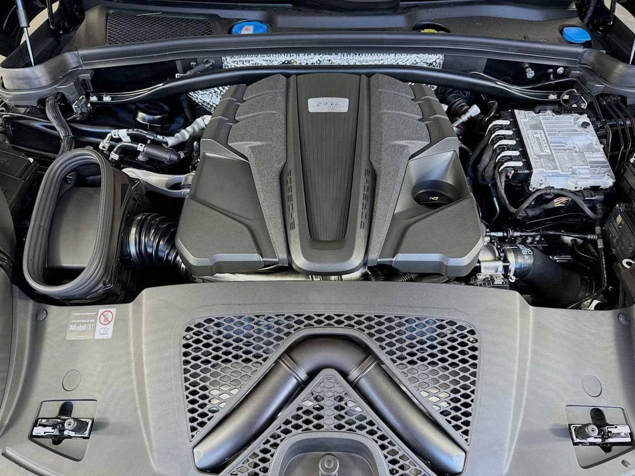 2025 Porsche Macan GTS