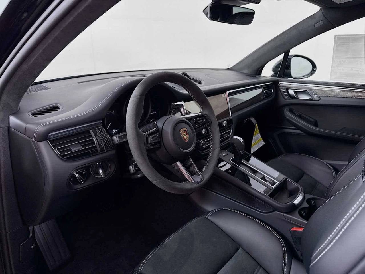 2025 Porsche Macan GTS