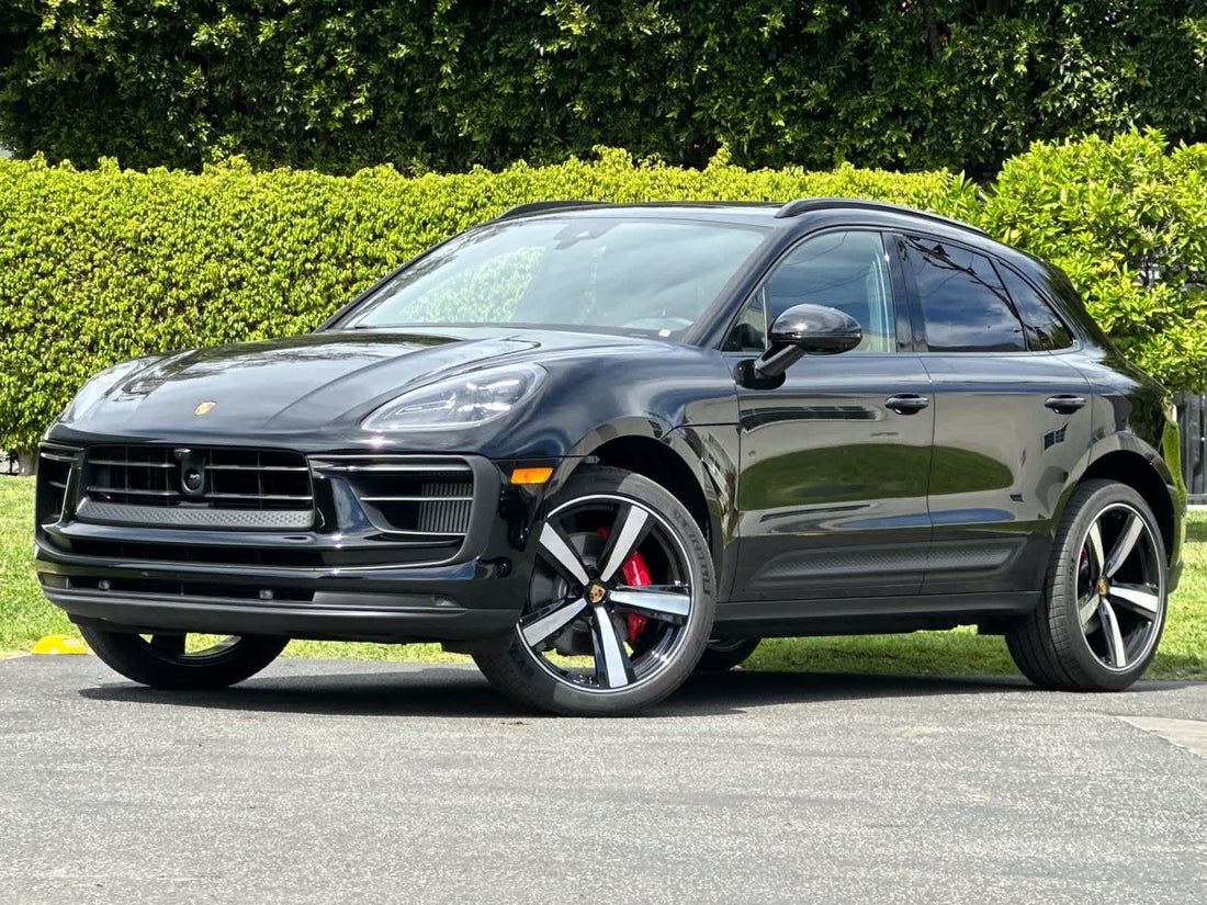 2026 Porsche Macan S — photo 1 of 33