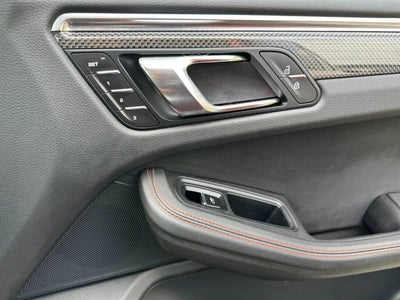 2022 Porsche Macan S