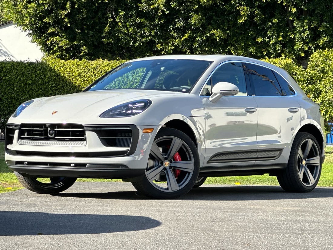2026 Porsche Macan S — photo 1 of 32
