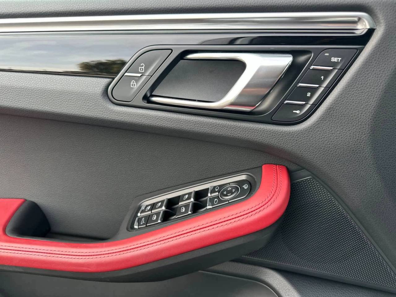 2025 Porsche Macan S