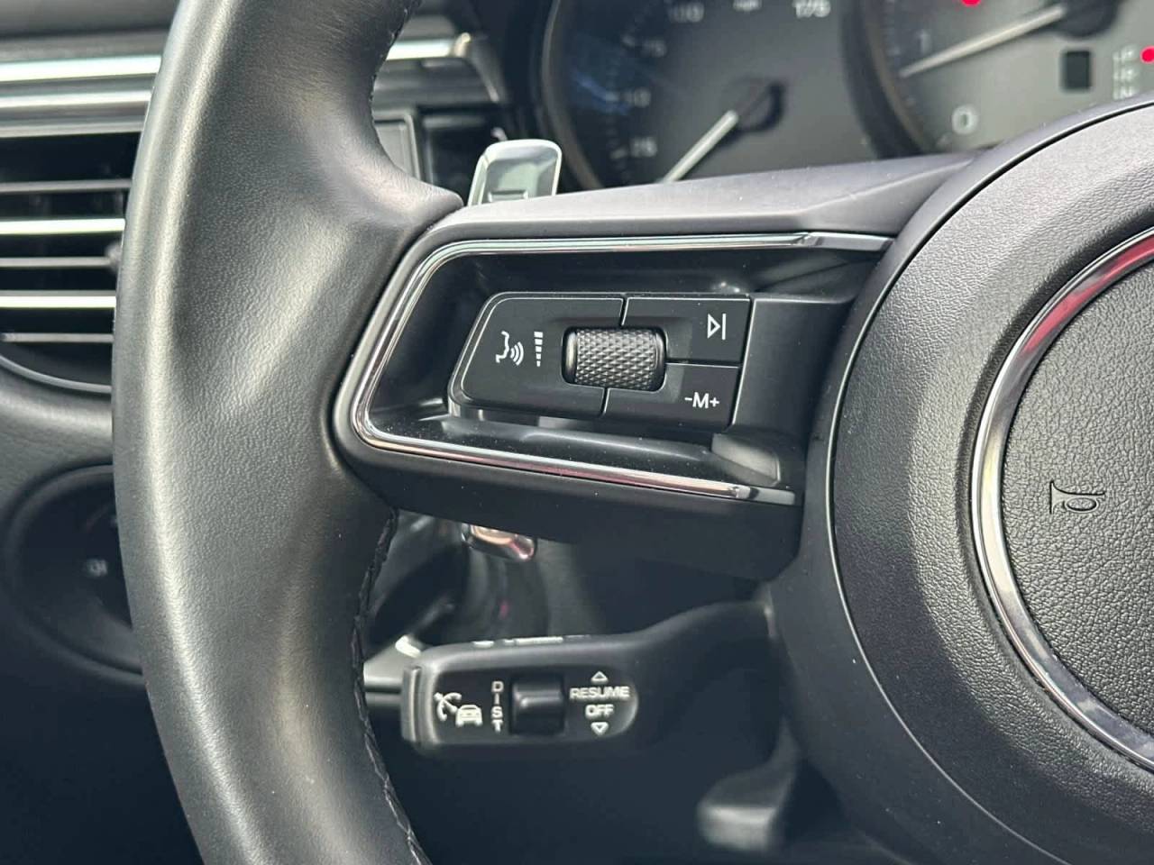 2025 Porsche Macan S