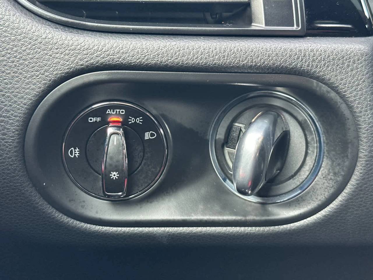 2025 Porsche Macan S