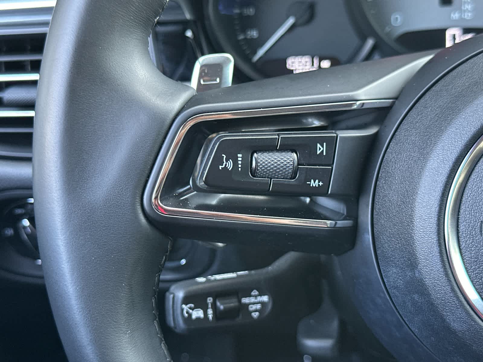 2023 Porsche Macan Macan S (MY23)