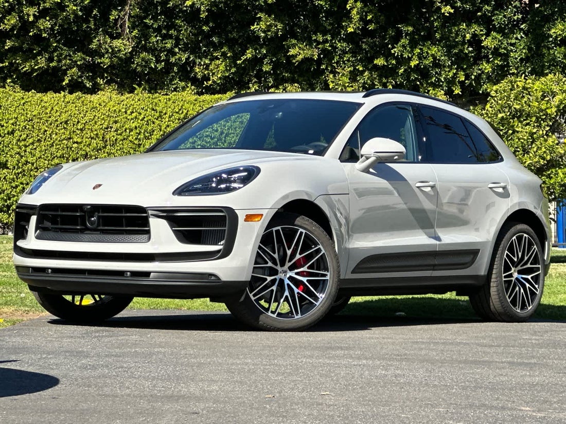 2026 Porsche Macan S — photo 1 of 33