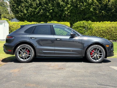2026 Porsche Macan Macan S