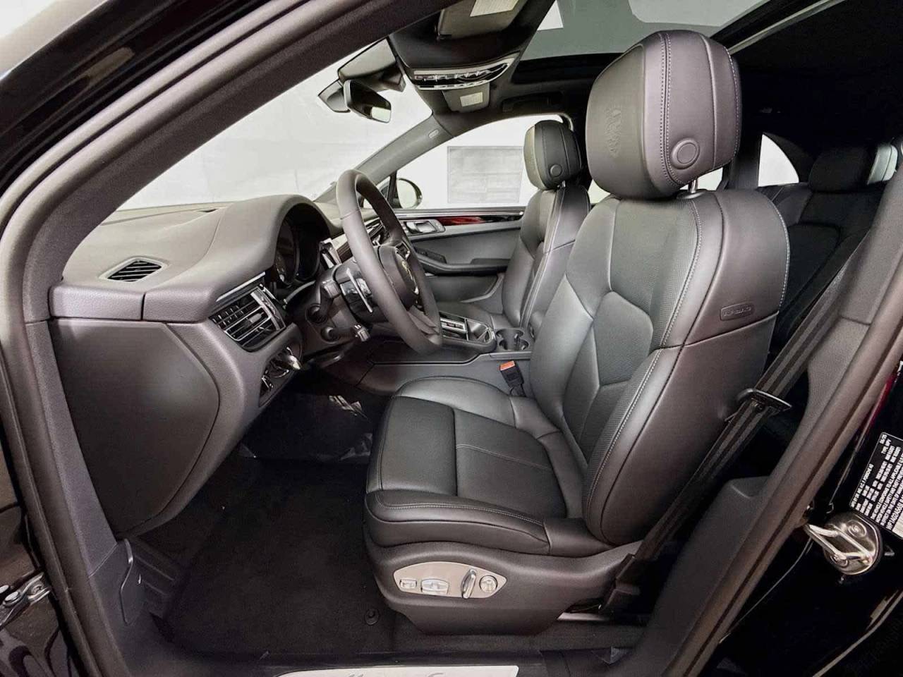 2025 Porsche Macan S